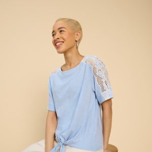 Effortless SARA TIE HEM CREW NECK TOP